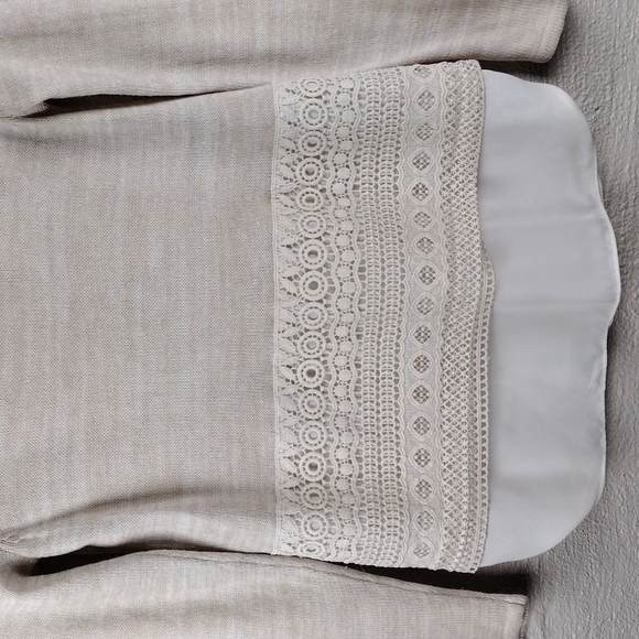 𝅺ab Studio Wheat Scoop Neckline Long Sleeve Layered Shirt Crochet Hem Sweater - Picture 3 of 12